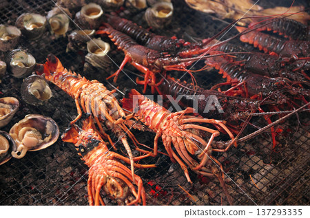 Charcoal-grilled Ise shrimp Charcoal-grilled Ise shrimp 137293335