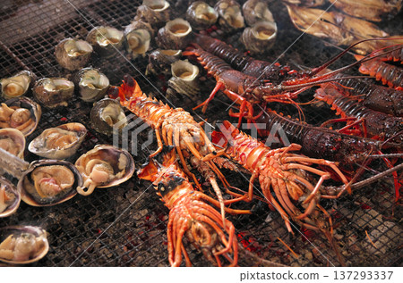 Charcoal-grilled Ise shrimp Charcoal-grilled Ise shrimp 137293337