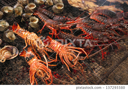 炭火烤伊勢蝦 137293380