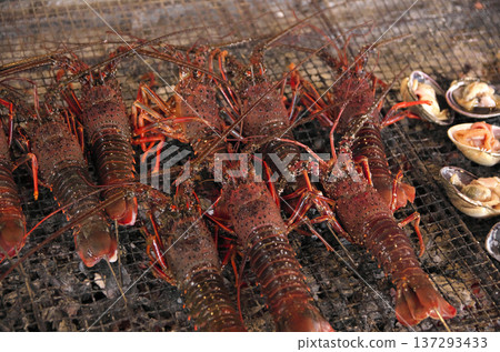 炭火烤伊勢蝦 137293433