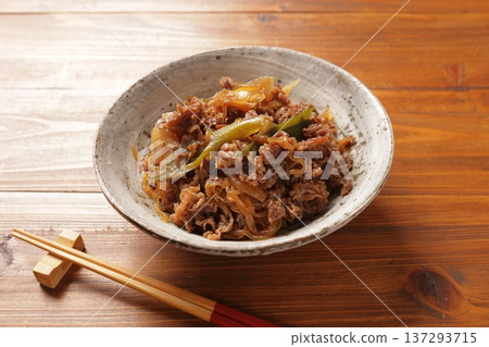 煮牛肉牛排 煮牛肉牛排 137293715