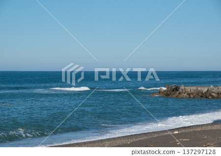 鄂霍次克海岸和藍天 鄂霍次克海岸和藍天 137297128