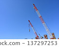 起重機正用於橋樑施工 137297253