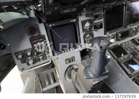 駕駛艙駕駛艙運輸機駕駛艙 駕駛艙駕駛艙運輸機駕駛艙 137297639