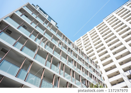 與塔公寓的都市風景 137297970