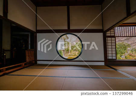 Kyoto's beautiful gardens Kyoto's beautiful gardens 137299046