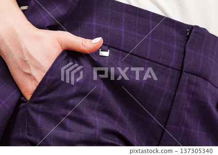 Business woman in suit Business woman in suit 137305340