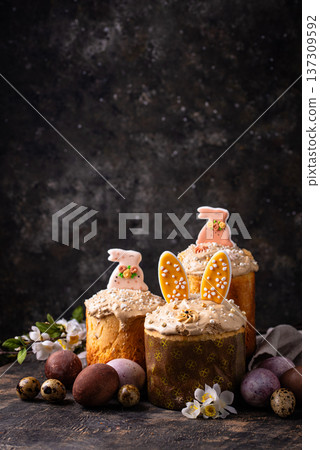 Traditional Easter cake kulich and eggs Traditional Easter cake kulich and eggs 137309592