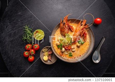 Tom Yam kung Spicy soup Tom Yam kung Spicy soup 137310001