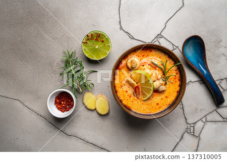 Tom Yam kung Spicy soup Tom Yam kung Spicy soup 137310005