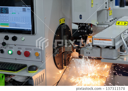 CNC fiber laser pipe cutting machine processing CNC fiber laser pipe cutting machine processing 137311578