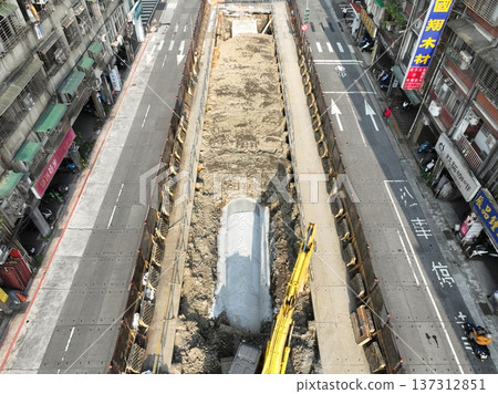 Construction 137312851