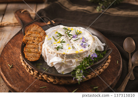 Baked Camembert Cheese with Rosemary and Toasted Bread 137313810