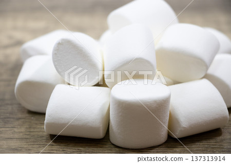 Marshmallow 137313914