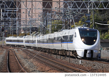 [JR West] 683 Series 0 + 681 Series Limited Express "Thunderbird" (JR Kyoto Line: Yamazaki Station) 137314495