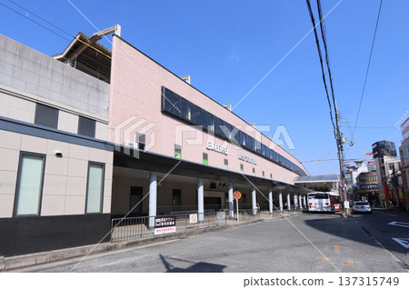 Hankyu Takatsukishi Station and Keihan Bus Stop 137315749