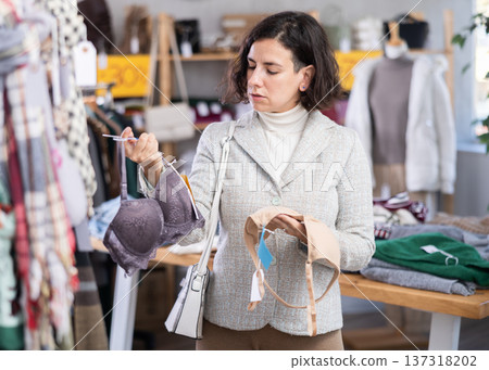 Latin American woman search and choose bra 137318202