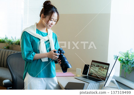 Young creative woman 137319499