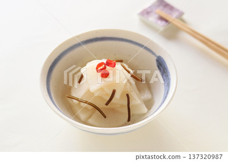 冬季必備！醃蘿蔔和鹹海帶 137320987