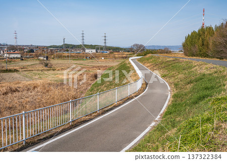 京都府京田邊市木津川堤岸自行車道,京花輪自行車道 京都府京田邊市木津川堤岸自行車道,京花輪自行車道 137322384