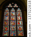 比利時布魯日聖母教堂裡美麗的玻璃窗 137322818
