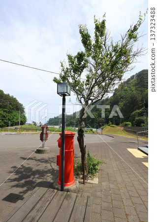 Iwate, Tanohata, Scenery with a round postbox (in front of Tanohata Station) 137323488