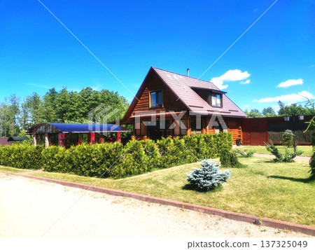 Wooden country house with private grounds. 137325049