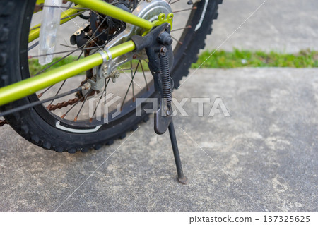 Children's bicycle single stand Children's bicycle single stand 137325625