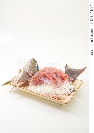 Isaki生魚片 137325634