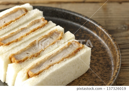 菲力牛排三明治 菲力牛排三明治 137326019