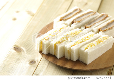 Fillet cutlet sandwich and egg sandwich Fillet cutlet sandwich and egg sandwich 137326361