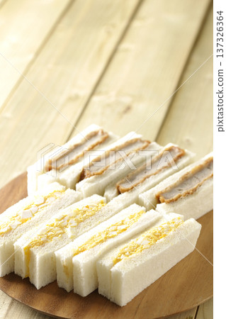 Fillet cutlet sandwich and egg sandwich Fillet cutlet sandwich and egg sandwich 137326364