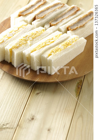 Fillet cutlet sandwich and egg sandwich Fillet cutlet sandwich and egg sandwich 137326365