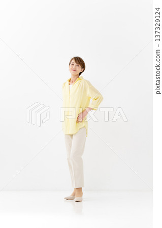 女人肖像全身 137329124