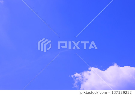Blue sky with clouds (wallpaper material) Blue sky with clouds (wallpaper material) 137329232