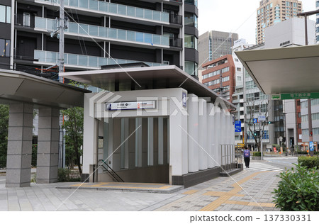 大阪地鐵中津站入口 137330331