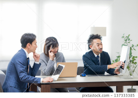 開會的商人 137333385