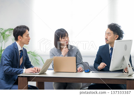 開會的商人 開會的商人 137333387