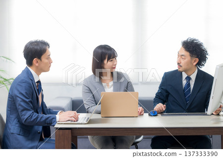 開會的商人 137333390