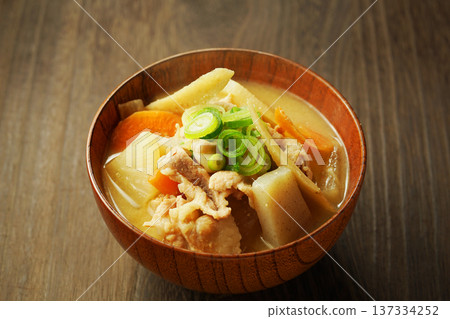 熱豬肉湯 137334252