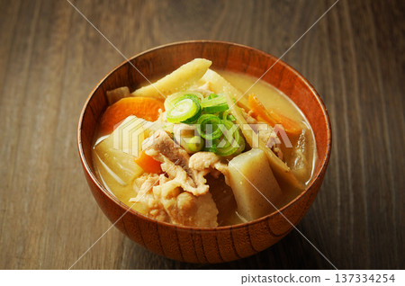 Hot pork soup 137334254