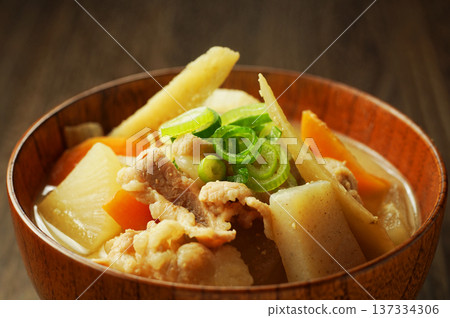 熱豬肉湯 熱豬肉湯 137334306