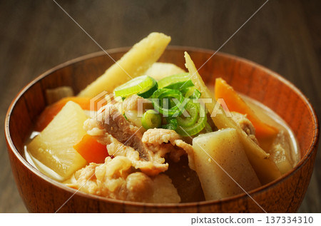熱豬肉湯 137334310