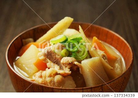 熱豬肉湯 137334339