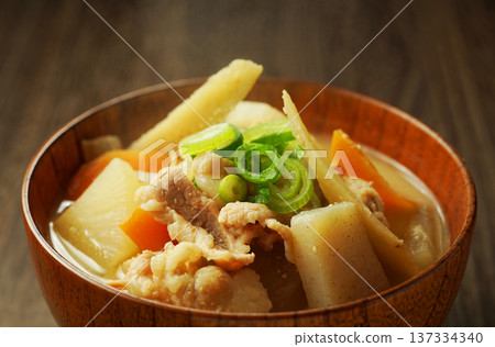 熱豬肉湯 137334340
