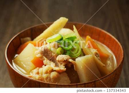 熱豬肉湯 熱豬肉湯 137334343