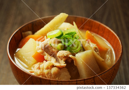 熱豬肉湯 熱豬肉湯 137334362