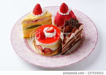 Strawberry cake chocolate cake Strawberry cake chocolate cake 137335013