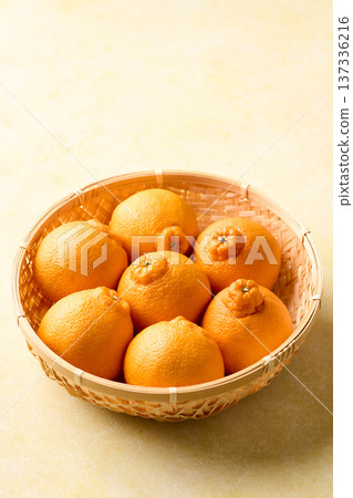 Dekopon in a basket Dekopon in a basket 137336216