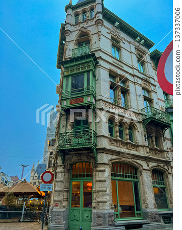 Charming art nouveau building in the heart of Ghent with elegant architecture Charming art nouveau building in the heart of Ghent with elegant architecture 137337006